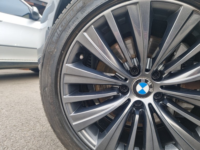 BMW F07 5GT 19인치 도장 불량 고스트크롬 휠 분체 도장으로 완벽 복원