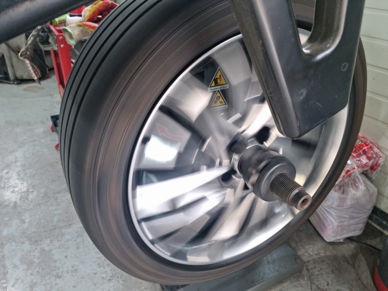 더뉴 그랜저 IG 스퍼터링크롬 휠복원 비용은? / 인천 서구