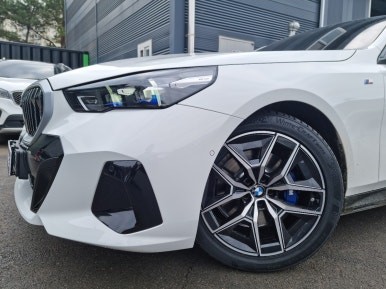 BMW G60 520i 인천 검단신도시 금호 윈터 245 45 19 타이어 교체 / 인천 서구