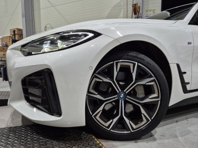 인천 부평 BMW i4 다이아몬드 컷팅 휠 복원 전기차용 타이어 교체