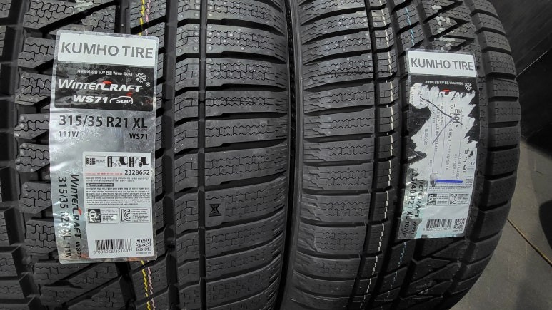광명동 BMW X5 (275/40R21, 315/35R21)-금호 SUV겨울용타이어 윈터크래프트WS71 교체작업 & 타이어보관까지 한번에 완료!