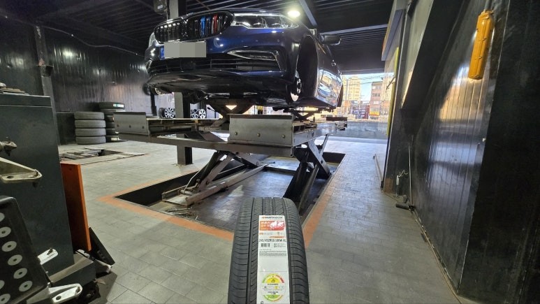 서초동 BMW 520d (245/45ZR18)-승차감을 중시하는 준대형급 차량에 잘어울리는 한국타이어 벤투스 슈퍼컴포트 에어 S / 서울 구로, 양천, 동작, 관악, 영등포, 부천, 안양