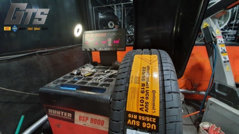 컨티넨탈 UC6 235 55 19 싼타페DM 추천타이어 개봉동 천왕동 고척동 광명동 타이어잘하는집 / 서울 구로, 양천, 동작, 관악, 영등포, 부천, 안양