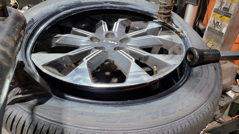 가산동 기아 카니발 (235/55R19)-사계절안전성과 고성능 SUV차량에 특화된 프리미엄타이어, 브릿지스톤 듀얼러 H/L 400 / 서울 구로, 양천, 동작, 관악, 영등포, 부천, 안양