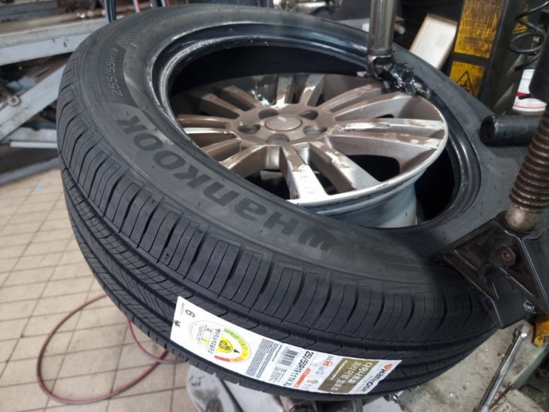 봉천동 랜드로버 디스커버리HSE (255/55R19)-승차감, 소음성능,제동력, 긴마일리지까지 자랑하는 한국타이어 다이나프로 프리미엄컴포트 HPX / 서울 구로, 양천, 동작, 관악, 영등포, 부천, 안양