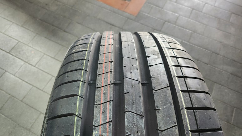 하안동 아우디A8 L(55 TFSI)-고속주행안정성, 뛰어난 핸들링과 접지력까지 모두 만족시켜주는 피렐리 피제로PZ4 (A0) NCS 265/40R20 / 서울 구로, 양천, 동작, 관악, 영등포, 부천, 안양