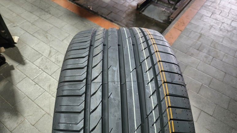 신사동 아우디Q7 (285/40R21)-온오프로드 모든노면에서 정밀한 핸들링과 탁월한 승차감을 선사해주는 SUV전용 고성능스포츠타이어, 콘티넨탈 콘티스포츠 콘택 5 SUV (AO) / 서울 구로, 양천, 동작, 관악, 영등포, 부천, 안양