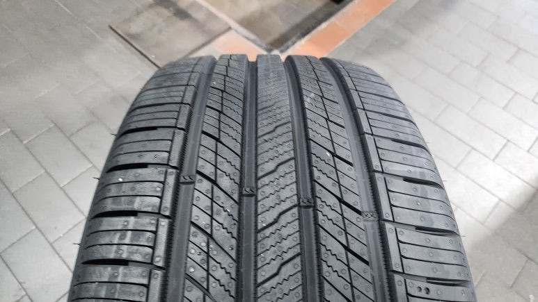 오류동 아우디 SQ5 (255/40R21)-고속도로부터 험난한 오프로드까지 안전성을 확실하게 보장해주는 한국타이어 다이나프로 프리미엄 컴포트 HPX / 서울 구로, 양천, 동작, 관악, 영등포, 부천, 안양