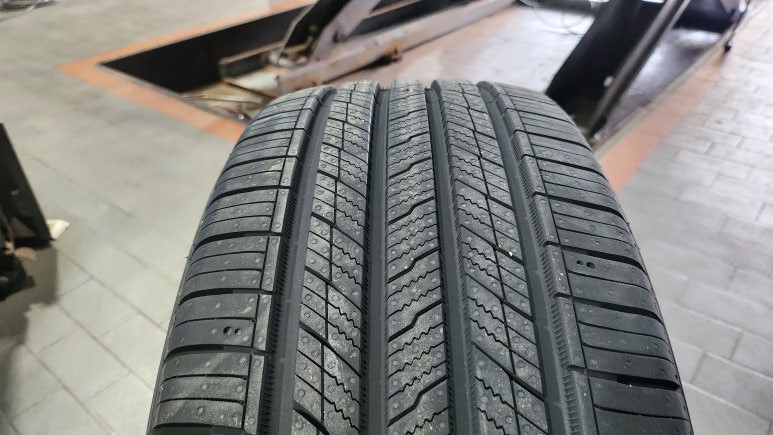 구로동 기아 스포티지 TLX (235/55R18)-완벽한 핸들링, 편안한 승차감과 정숙성,겨울철 성능까지 잘갖춘 SUV전용 올웨더타이어, 한국타이어 다이나프로 컴포트HPX / 서울 구로, 양천, 동작, 관악, 영등포, 부천, 안양
