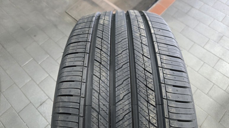 고척동 기아 모하비 (265/50R20)-대형SUV의 특성에 잘맞고 사계절내내 우수한 핸들링과 제동성능을 자랑하는 한국타이어 다이나프로 프리미엄컴포트 HPX / 서울 구로, 양천, 동작, 관악, 영등포, 부천, 안양
