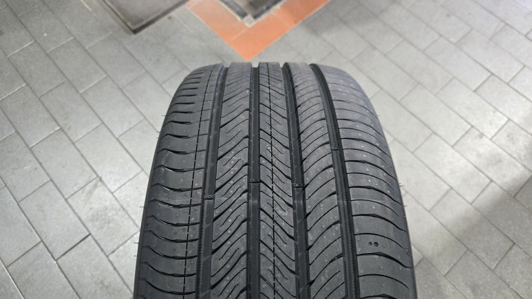 개봉동 쉐보레 말리부 (245/40ZR19)-프리미엄세단에 잘어울리고 탁월한 승차감과 정숙성까지 겸비한 한국타이어 벤투스 슈퍼컴포트 에어S / 서울 구로, 양천, 동작, 관악, 영등포, 부천, 안양