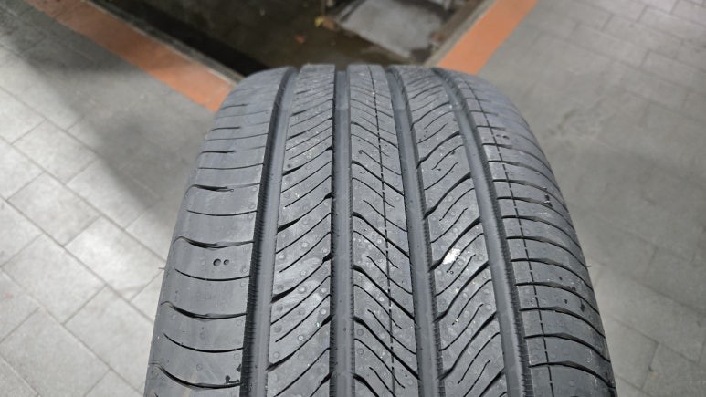 철산동 벤츠 E300 (245/45ZR18)-다양한 노면조건과 모든계절에서 안정적인 주행퍼포먼스를 발휘해주는 한국타이어 벤투스 슈퍼컴포트 에어 S / 서울 구로, 양천, 동작, 관악, 영등포, 부천, 안양