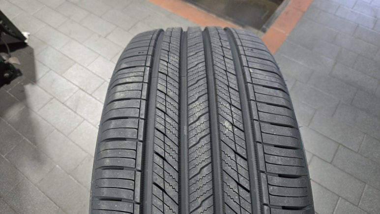 신월동 BMW X3 (245/50R19)-제동력, 내구성, 정숙성등이 우수하여 도시운행과 장거리여행에 적합한 한국타이어 다이나프로 컴포트 HPX / 서울 구로, 양천, 동작, 관악, 영등포, 부천, 안양