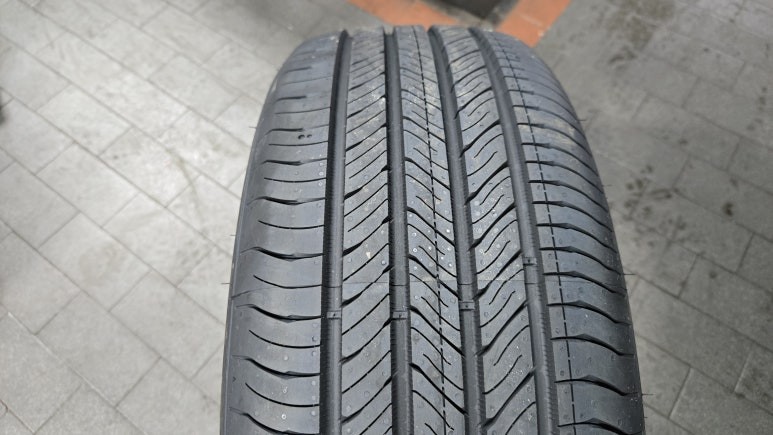 봉천동 닛산 알티마 (215/55ZR17)-고급스러운 승차감과 역동적인 주행퍼포먼스를 발휘헤주는 한국타이어 슈퍼컴포트 벤투스 에어S / 서울 구로, 양천, 동작, 관악, 영등포, 부천, 안양