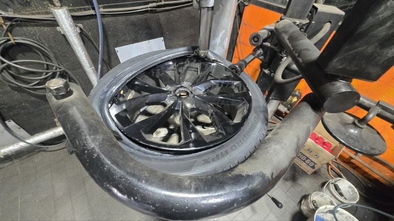 봉천동 기아 쏘렌토 (255/45R20)-20인치 추천 고성능 국산 SUV사계절타이어, 한국타이어 최신모델 다이나프로 컴포트 HPX / 서울 구로, 양천, 동작, 관악, 영등포, 부천, 안양