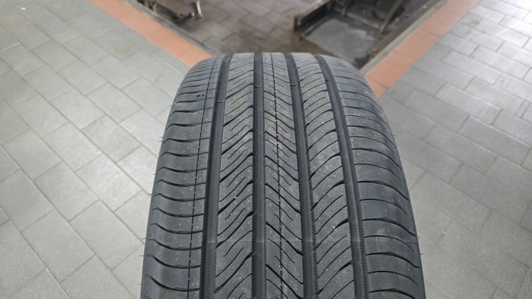 신정동 기아K5 (235/45ZR18)-정숙성, 고속주행 안정성, 제동력 향상까지 고려한 프리미엄 컴포트 한국타이어 벤투스 에어 S / 서울 구로, 양천, 동작, 관악, 영등포, 부천, 안양