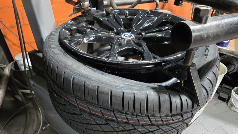 오류동 BMW X4 (245/45ZR20, 275/40ZR20)-명품 독일 사계절타이어 컨티넨탈 익스트림 콘택DWS06 플러스 작업후기 / 서울 구로, 양천, 동작, 관악, 영등포, 부천, 안양