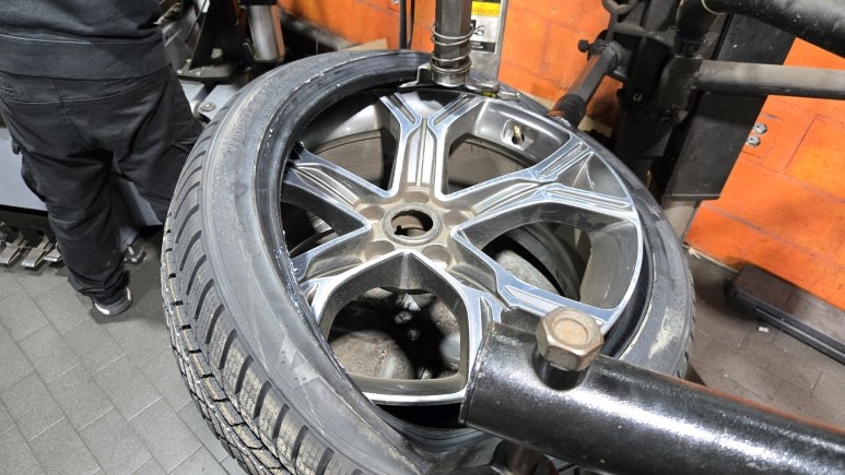 신길동 기아 스팅어 (225/40R19, 255/35R19)-고급형 승용/세단용 추천 윈터/스노우타이어, 금호 윈터크래프트 WP72 (가격표첨부) / 서울 구로, 양천, 동작, 관악, 영등포, 부천, 안양