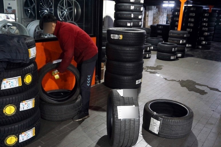 타이어스토리 E클래스 스노우타이어 교체 보관 예약판매 가격표 / 서울 구로, 양천, 동작, 관악, 영등포, 부천, 안양