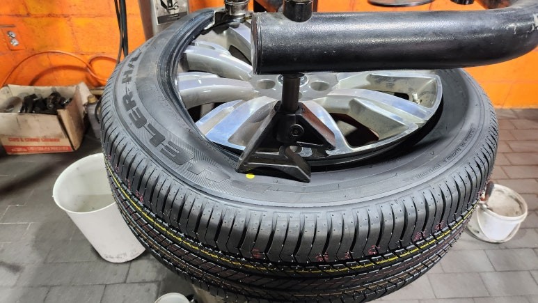 문래동 랜드로버 디스커버리 235/55R19 SUV용 사계절타이어, 브리지스톤 듀얼러 H/L400 작업후기 / 서울 구로, 양천, 동작, 관악, 영등포, 부천, 안양