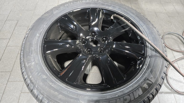 영등포동 랜드로버 디스커버리 SE (255/55R19)-블랙유광 분체도색 & 미쉐린 래티튜드 투어 HP 교체작업~