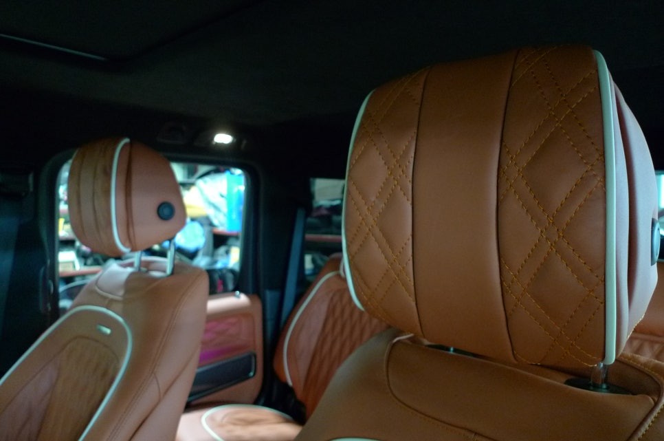 벤츠 신형 G 바겐 w464(gclass) 63amg  # 나파가죽 오렌지 풀 인테리어 커스텀 시공 (나파가죽 시트, 도어트림, 대시보드, 중앙 콘솔, 핸들, 브라부스 패턴)