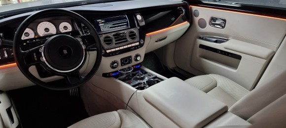 롤스로이스 고스트 엠비언트라이트? / 천안 서북구