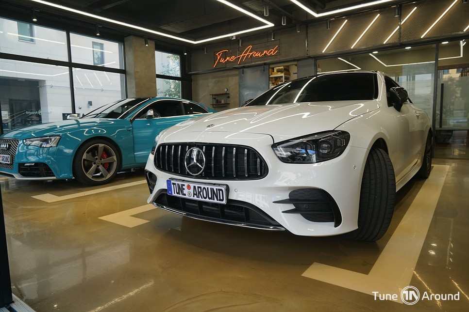 벤츠 E300d 쿠페 세로그릴 카본사이드미러 웰컴라이트 퍼들램프