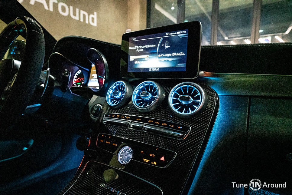 AMG 디컷카본핸들 교체와 송풍구엠비언트 벤츠 C63AMG / 성남,분당,판교