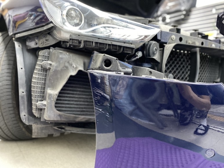 마세라티 기블리 중고범퍼교환 및 휀다수리도색 해보자.장안동수리도색전문점.튜닝커스텀 / 동대문,광진구,중랑구