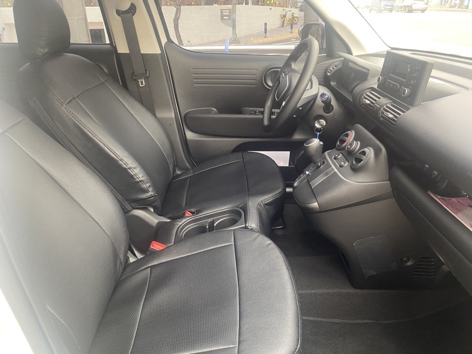 김해캐스퍼시트커버교체.직물시트를 인조가죽으로 교체하니 오염에서 자유로워요~~시공가도 합리적 / 경남 김해