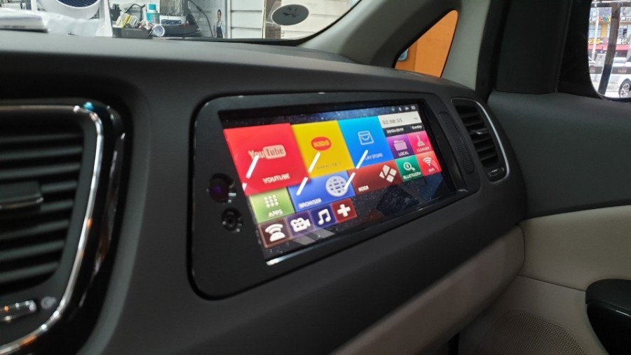 올뉴카니발[천정Tv Xm1780x7(베이지)보조모니터 12.3인치] 장착+2열홀가공 3열브라켓/올댓카니발 김해지사 오토마트동상점 / 경남 김해