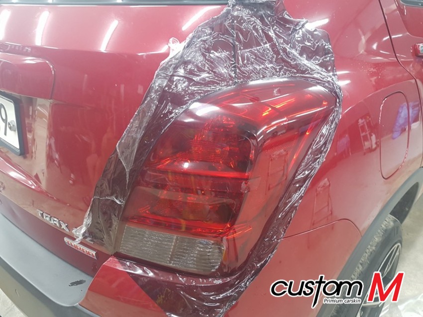 (커스텀엠)(자동차라이트필름) 쉐보레 트렉스 후미등 스모그톤다운 라이트필름 시공 / 평택 도일동