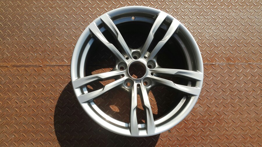 BMW 뉴320d 18인치 M퍼포먼스휠 도색작업 입니다 / 청주시 서원구