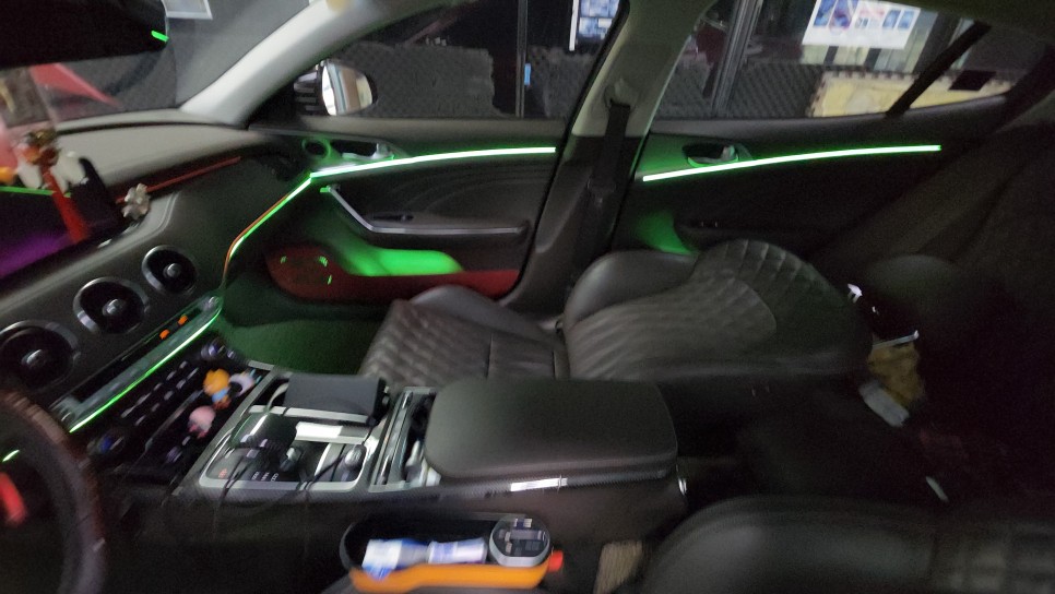 스팅어 무빙엠비언트 시공 나만의 감성공간 200여가지 장르모드/블루투스 연동 / 서울 중랑구