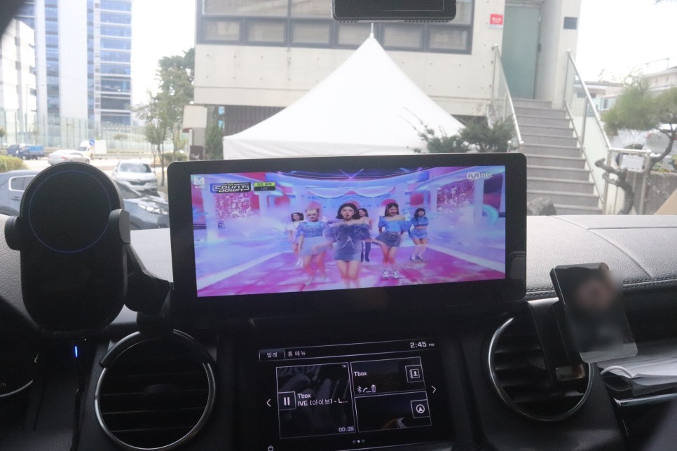 디스커버리4 모토로이드M10 + 아크로폴리스티박스 (T-BOX)설치로 내차안에서 안드로이드시스템을 사용해보세요 ^^ / 서울 중랑구