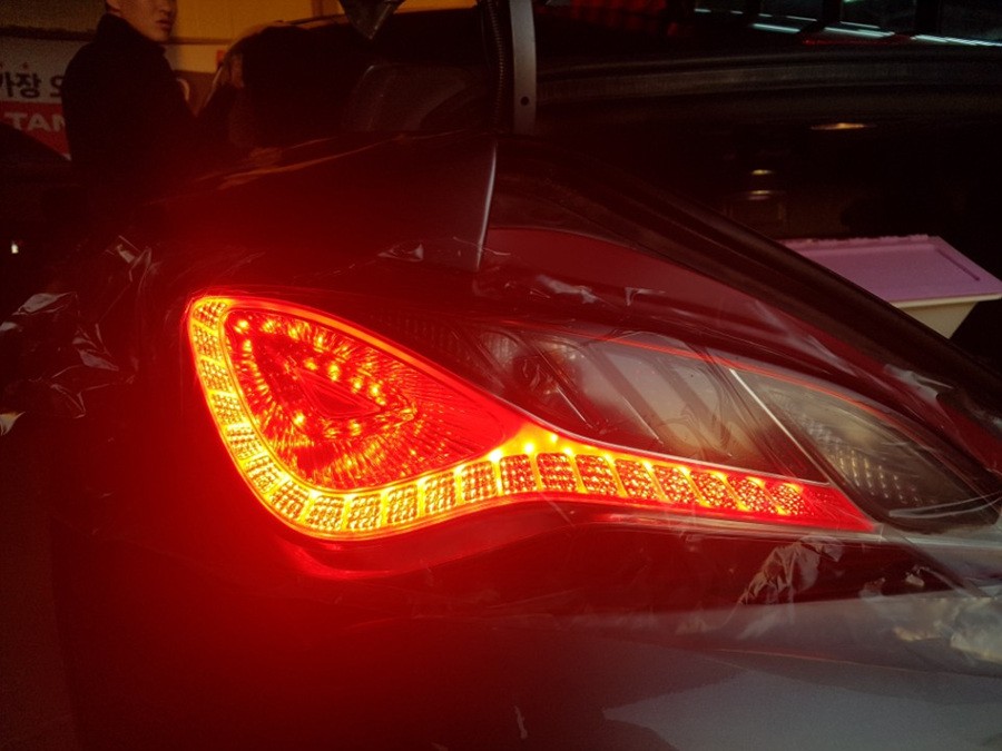 [현대 제네시스쿠페] 젠쿱 악마등 설치 / 전용 릴레이로 브레이크와 미등이 나눠집니다. /신쿱 악마등 개조작업 / 신쿱테일램프는 사랑?! / 광주 나주 순천
