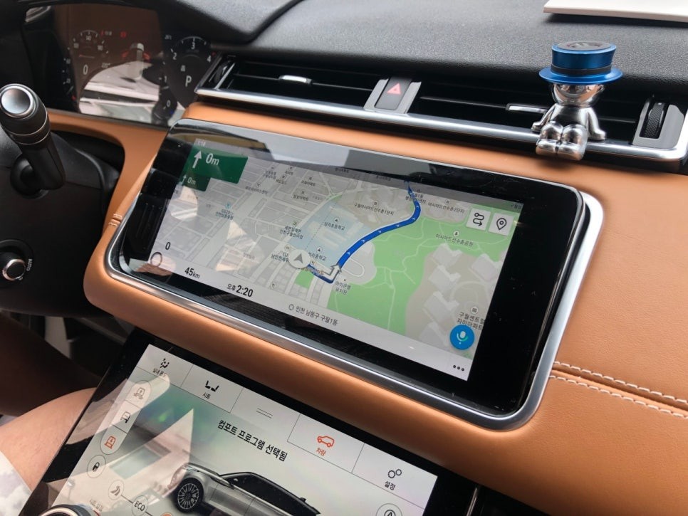 보고 듣고 다 되는 레인지로버 벨라 안드로이드 카플레이