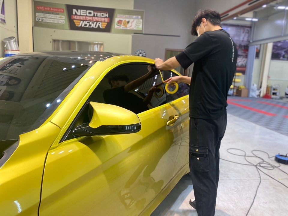 경기남부 / BMW M4 수성광택, 유리막코팅으로 새차 만들기 프로젝트!![일산김포파주] / 부천시 원미구 상동 / 부천.광명