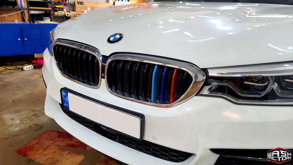 BMW 5시리즈 M 퍼포먼스 데칼 랩핑 시공! [부천 랩핑] / 부천시 원미구 상동