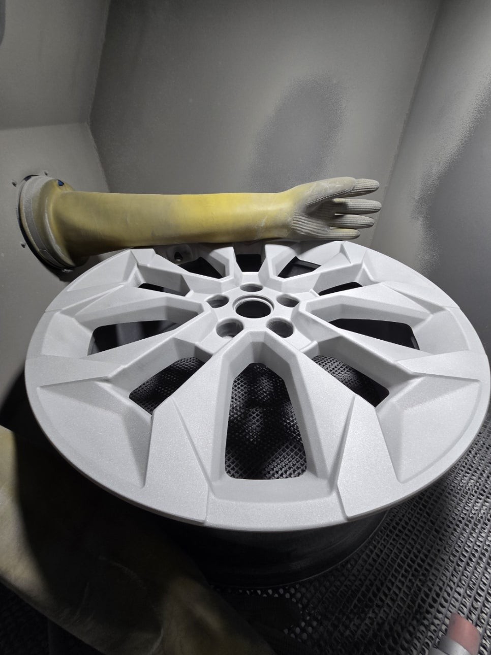 [춘천휠도색 휠복원] 쏘렌토 블랙유광 휠도장 휠도색 휠복원! / 원주, 강릉