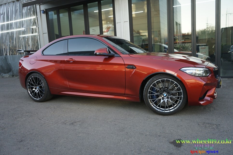 BMW M2 휠수리 및 고스트크롬 휠도색