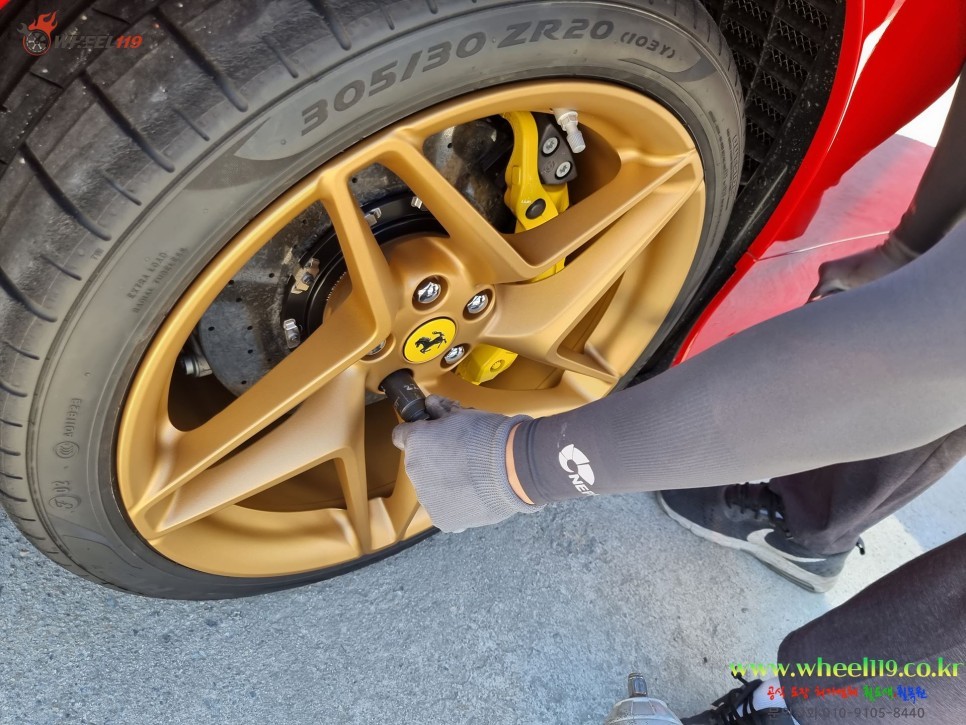 휠도색 페라리 F8 스파이더 골드색상 휠복원 / 강남 송파 서초 판교 분당