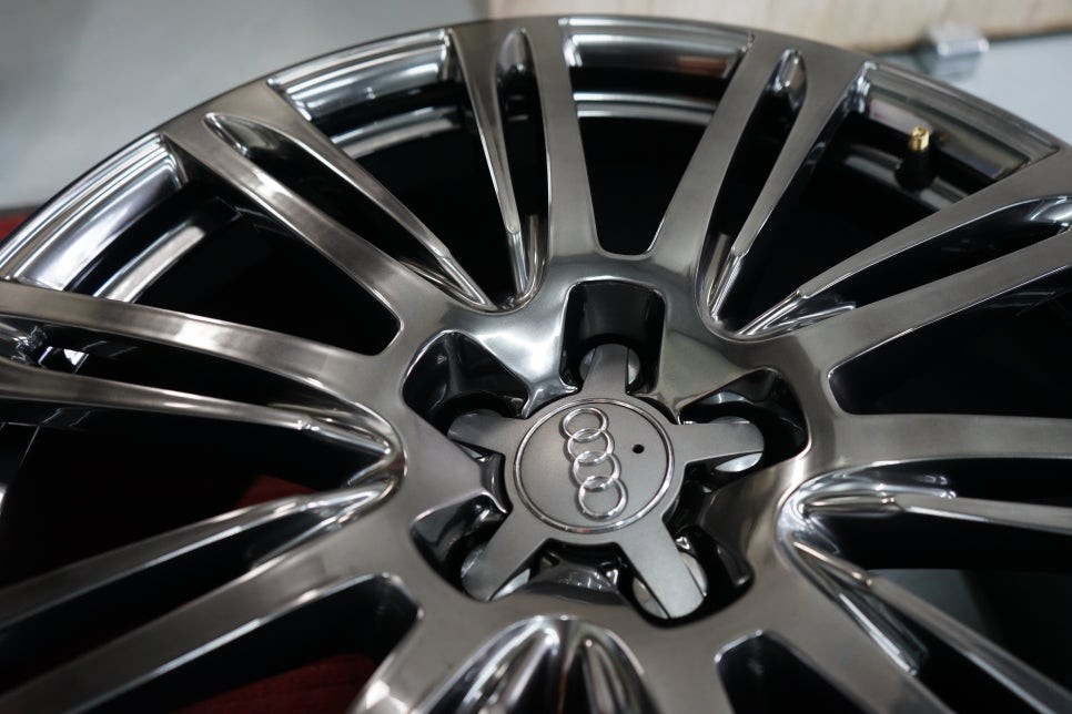 휠119 잘못된 휠도색 아우디 A8 고스트크롬 재도색 / 서울 강남