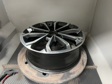 [KGM KG모빌리티 티볼리 에어 18인치 순정휠 휠복원 경기광주 휠복원 휠도색 휠교환 타이어] 용인 분당 하남 성남 수원 / 경기광주 문형동