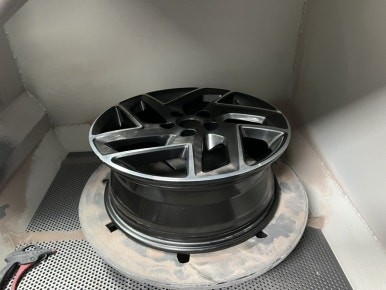 [KGM KG모빌리티 더 뉴 티볼리 17인치 순정 컷팅휠 휠복원 경기광주 휠복원 휠도색 휠교체 타이어] 분당 용인 성남 하남 수원 / 경기광주 문형동