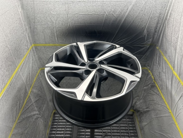 [쉐보레 트레일 블레이저 순정 18인치 휠 휠복원 경기광주 휠복원 휠도색 휠교환 타이어 휠사무소] 분당 용인 성남 하남 수원 / 광주. 성남, 용인, 수원