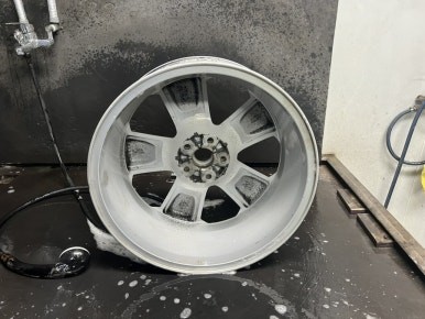 [쉐보레 트랙스 18인치 순정휠 메탈릭실버 휠복원 경기광주 휠복원 휠도색 휠교체 타이어] 분당 하남 수원 용인 성남 / 경기광주 문형동