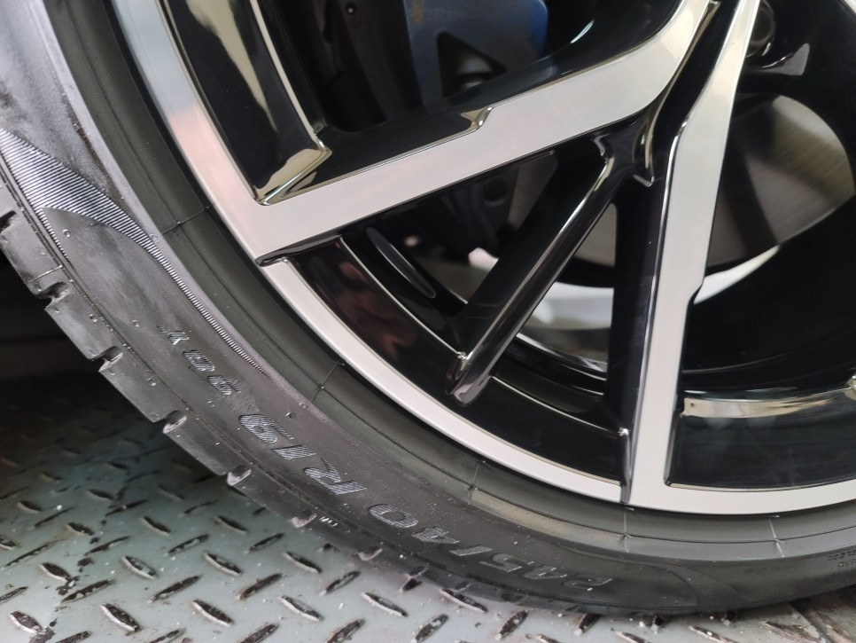 수원자동차휠복원 BMW 5시리즈 845m 19인치 커팅 후기