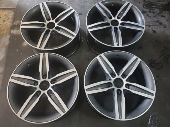 수원휠도색 수원휠수리 수원휠복원 BMW 118D 순정휠도색 블랙유광도색